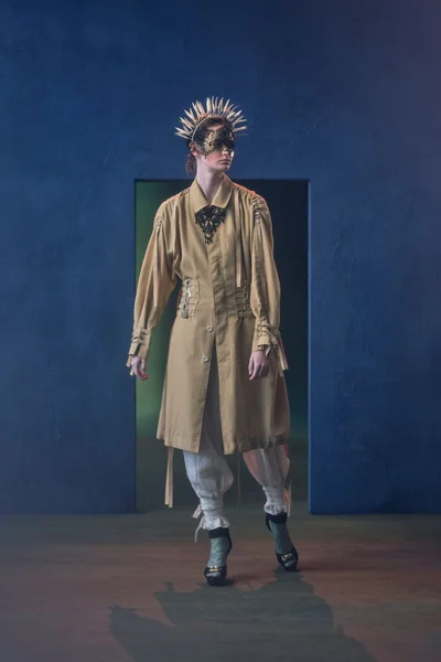 Look 7